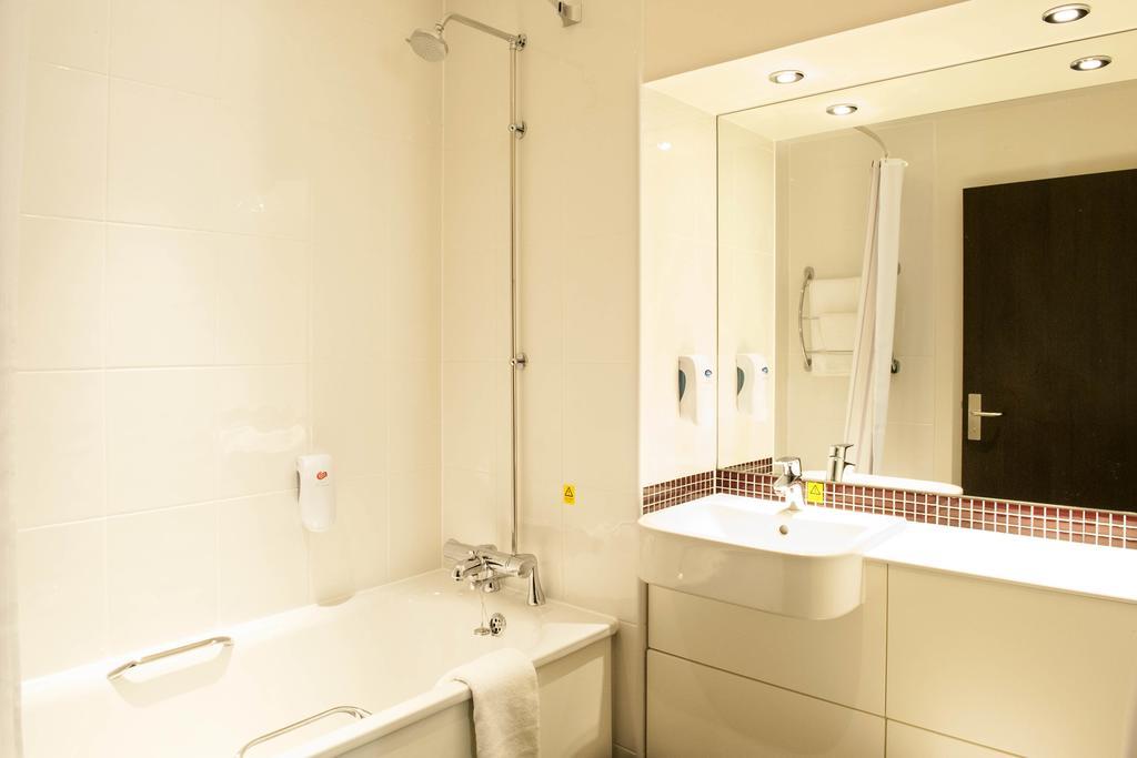 Premier Inn London べクスリーヒース エクステリア 写真